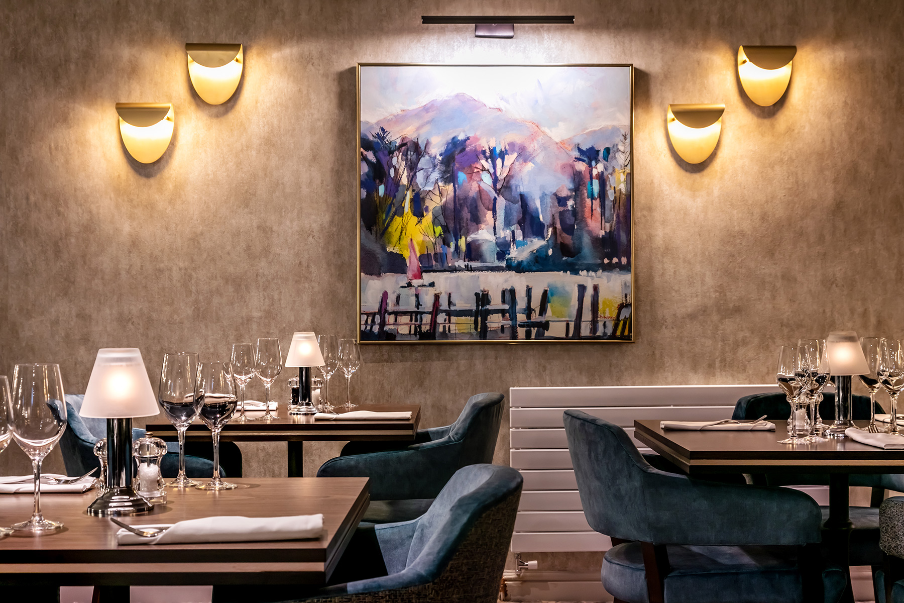 Brasserie 31 opens and is awarded its first AA Rosette